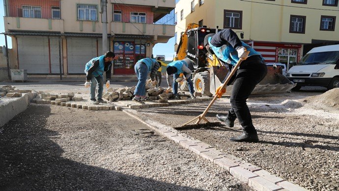 HALİLİYE BELEDİYESİNDEN 7 AYRI NOKTADA YOL ÇALIŞMASI