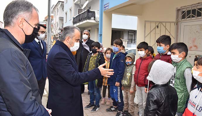 Küçük çevreci çocuklar büyüklere unutamayacakları ders verdiler