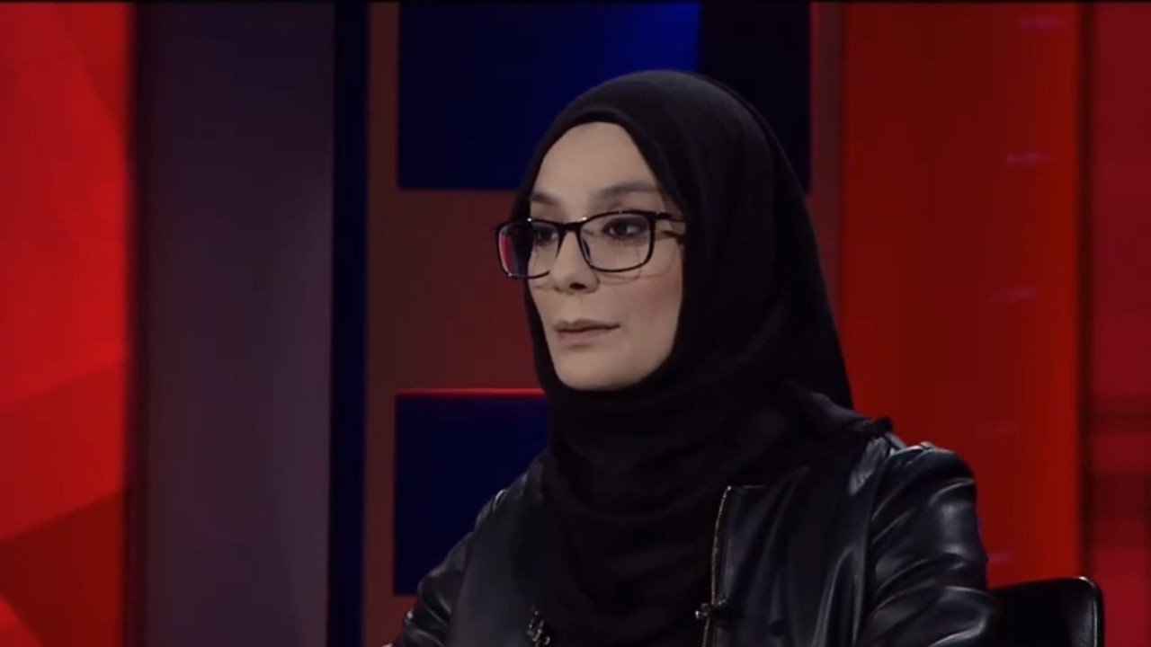 Esra Elönü; ödülünü Yasin Börü’ye ithaf etti