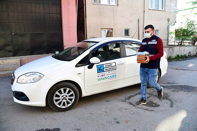 Kadıköy Belediyesi’nden Covid-19 hastalarına ücretsiz sıcak yemek