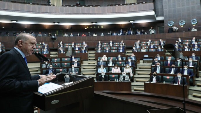 “TERÖR ÖRGÜTLERİ GİBİ SUÇ ÖRGÜTLERİYLE MÜCADELESİNDE DE İÇİŞLERİ BAKANIMIZIN YANINDAYIZ VE YANINDA OLACAĞIZ”