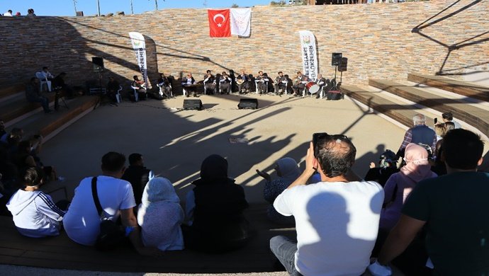 TARİHİN SIFIR NOKTASI” GÖBEKLİTEPE’DE URFA TÜRKÜLERİ YANKILANDI