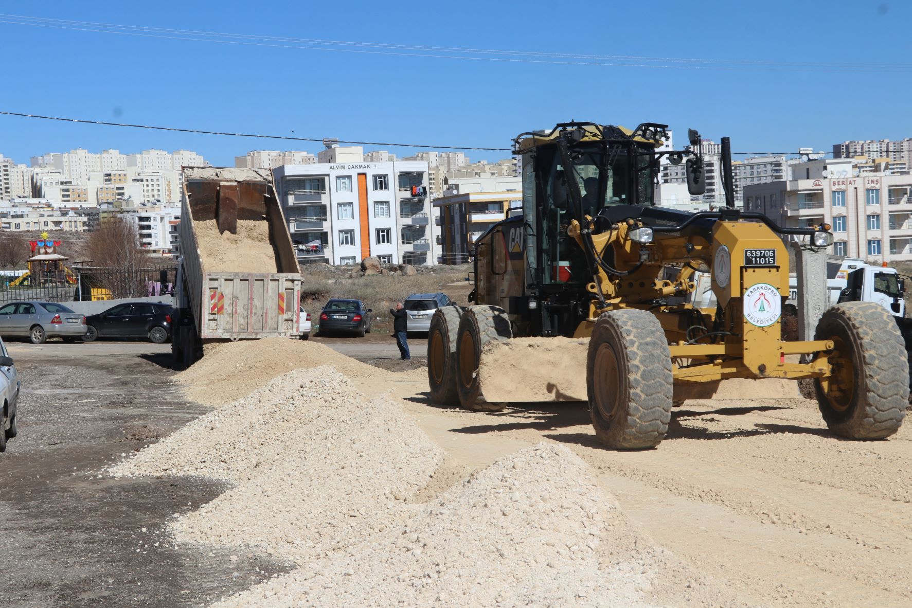 KARAKÖPRÜ’DE ÜST YAPI MESAİSİ TAM GAZ DEVAM