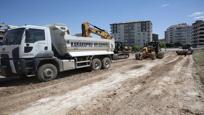 KARAKÖPRÜ’DE ÜSTYAPI VE YOL ÇALIŞMALARI SÜRÜYOR