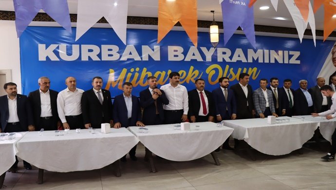 BAŞKANVEKİLİ FARUK BAYUK AK PARTİ’NİN BAYRAMLAŞMA PROGRAMINA KATILDI