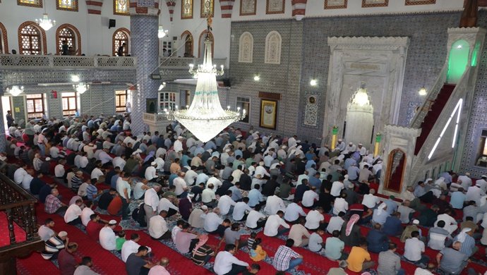 ŞANLIURFA’DA ŞEHİTLER İÇİN DERGÂH CAMİSİNDE MEVLİT OKUTULDU