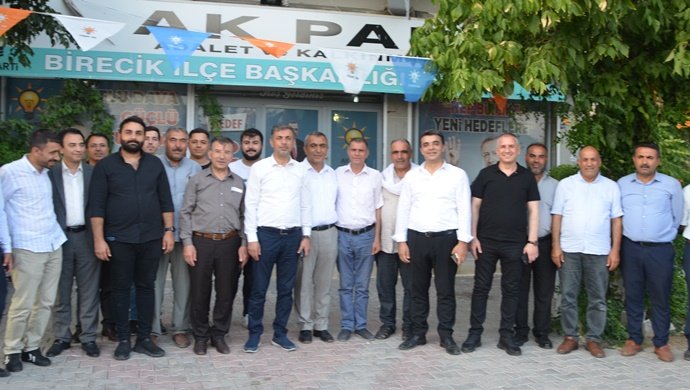 AK PARTİ BİRECİKTE TAM KADRO SAHADA