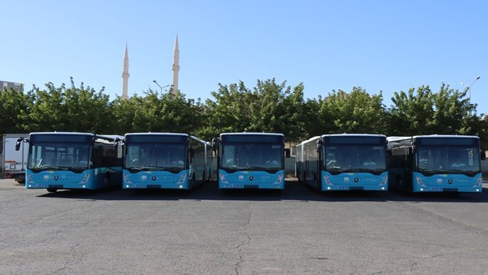 TOPLU TAŞIMADA KULLANILACAK YENİ OTOBÜSLER KENTE GELMEYE BAŞLADI