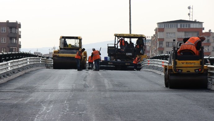 ABİDE KAVŞAĞI İKİNCİ KÖPRÜDE ASFALT ÇALIŞMASI