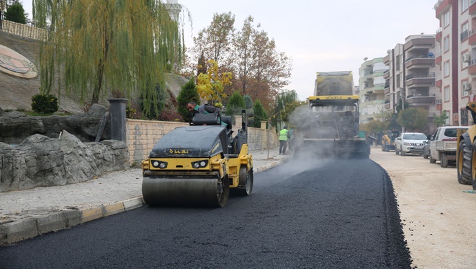 NARLIKUYU’DA YENİ ASFALT YOLLAR HİZMETE SUNULUYOR