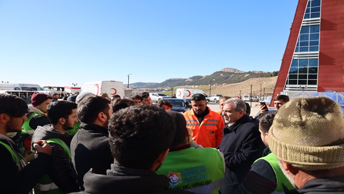 BAŞKAN BEYAZGÜL KOMŞU İL ADIYAMAN’I YALNIZ BIRAKMADI